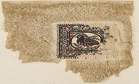 Textile with fringes, quail and plant motifs